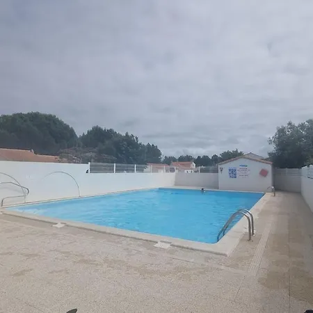 بيت للعطل Maison Bord De *