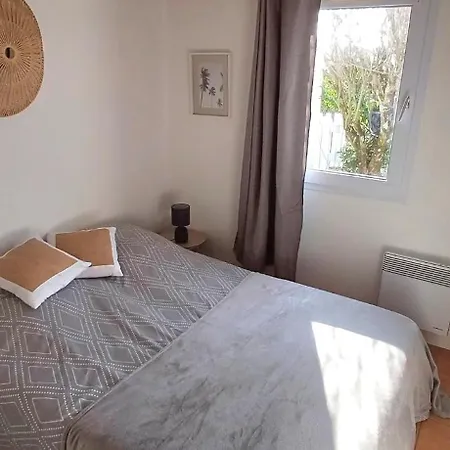 Maison Bord De *